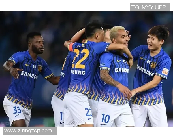 恒大主场胜苏宁，登顶中超积分榜，卡佩尼克独造七进球，毅腾5_1击败重庆斯威，力压上海申花排名第二